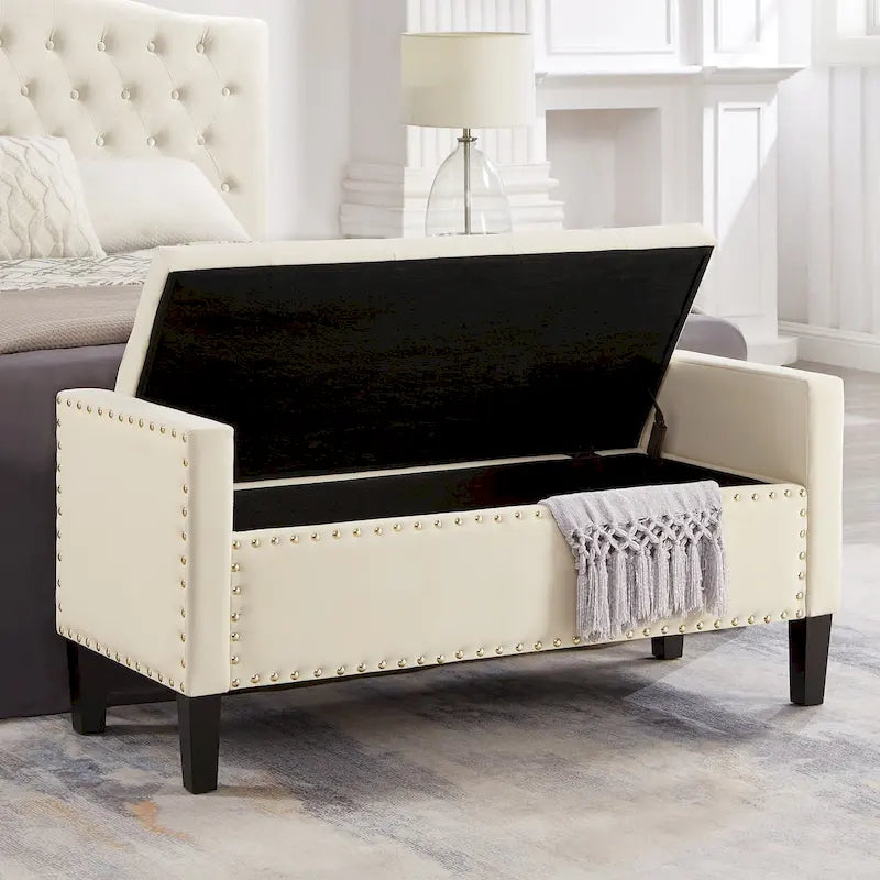 Banc de rangement capitonné avec garniture cloutée