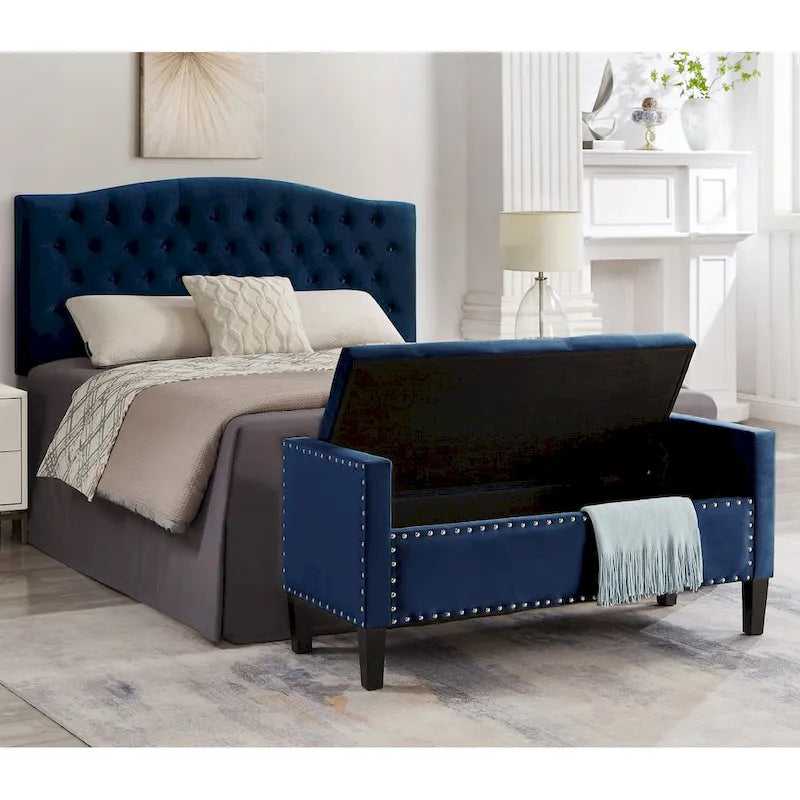Banc de rangement capitonné avec garniture cloutée