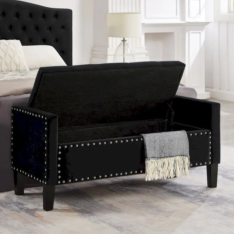 Banc de rangement capitonné avec garniture cloutée