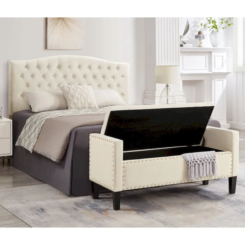 Banc de rangement capitonné avec garniture cloutée