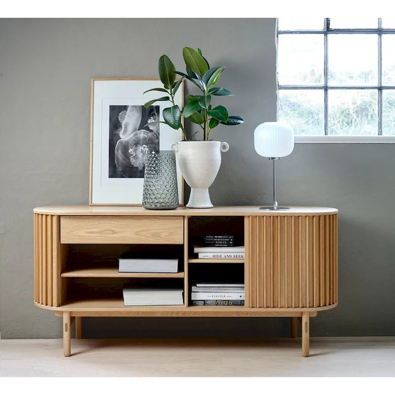 Enfilade arrondie avec portes coulissantes, style moderne du milieu du siècle, 63" de largeur, Naturel - 18"L x 63"l x 29"H