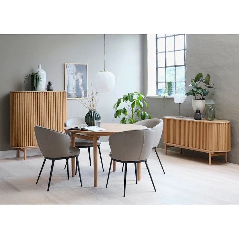 Enfilade arrondie avec portes coulissantes, style moderne du milieu du siècle, 63" de largeur, Naturel - 18"L x 63"l x 29"H