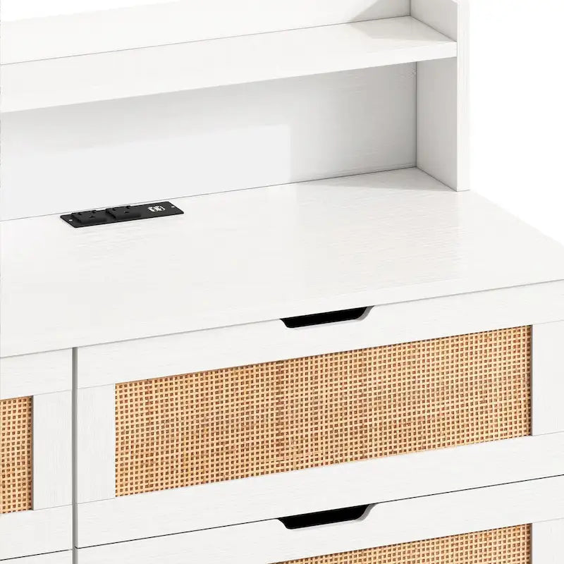 Armoire de rangement d'appoint 6 tiroirs en rotin avec lumières LED et prise de courant