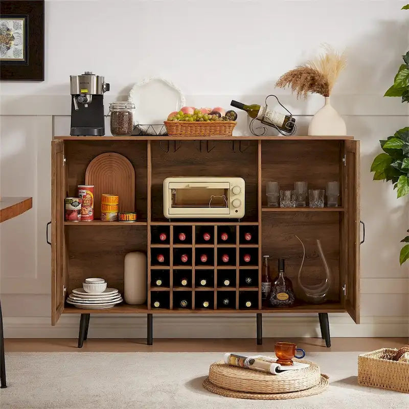 Meuble de bar d'angle en faux rotin avec porte de grange, range-bouteilles et porte-verres