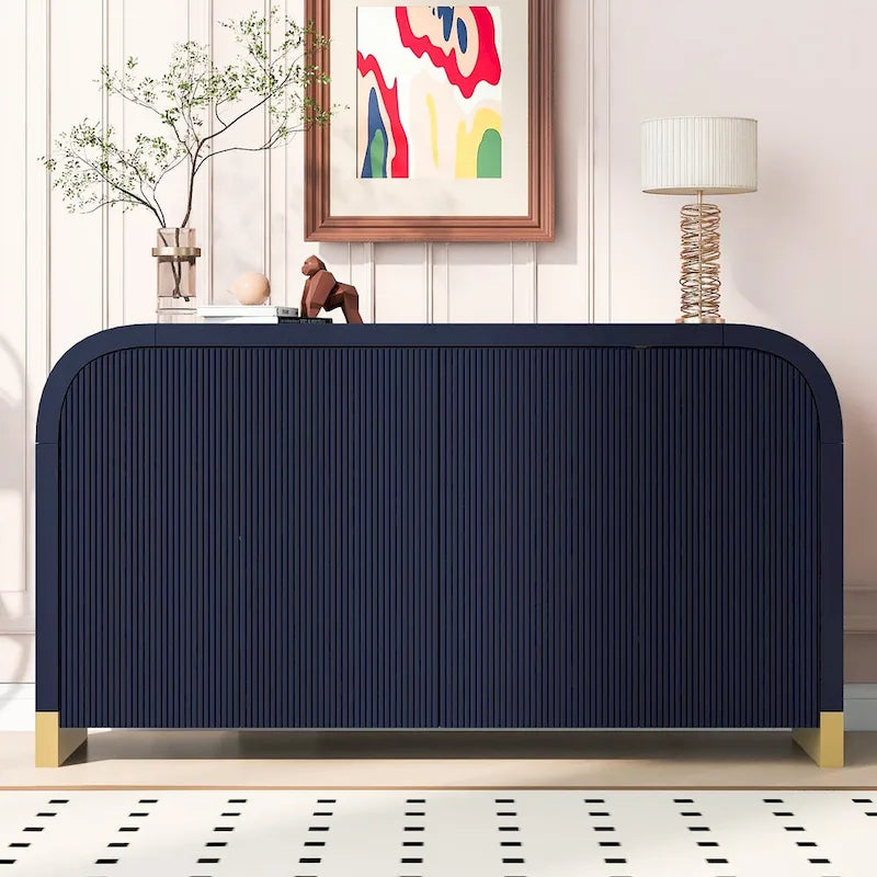 Meuble à 4 portes avec design d'angle arrondi et panneaux de porte ondulés